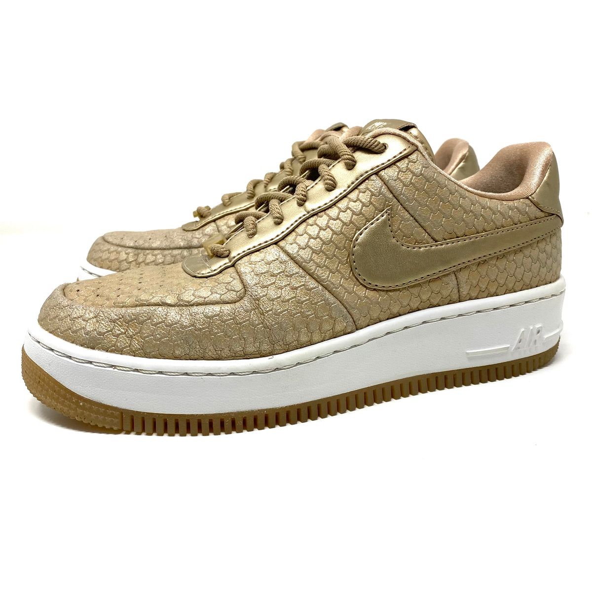 Nike deals gold sneakers