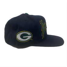 Load image into Gallery viewer, Vintage NFL Green Bay Packers Old English Script Snapback Hat
