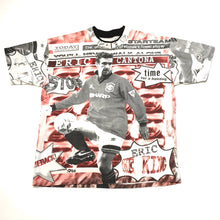 Load image into Gallery viewer, Vintage Manchester United FC Eric Cantona All Over Print Soccer Football T-Shirt Men’s Medium
